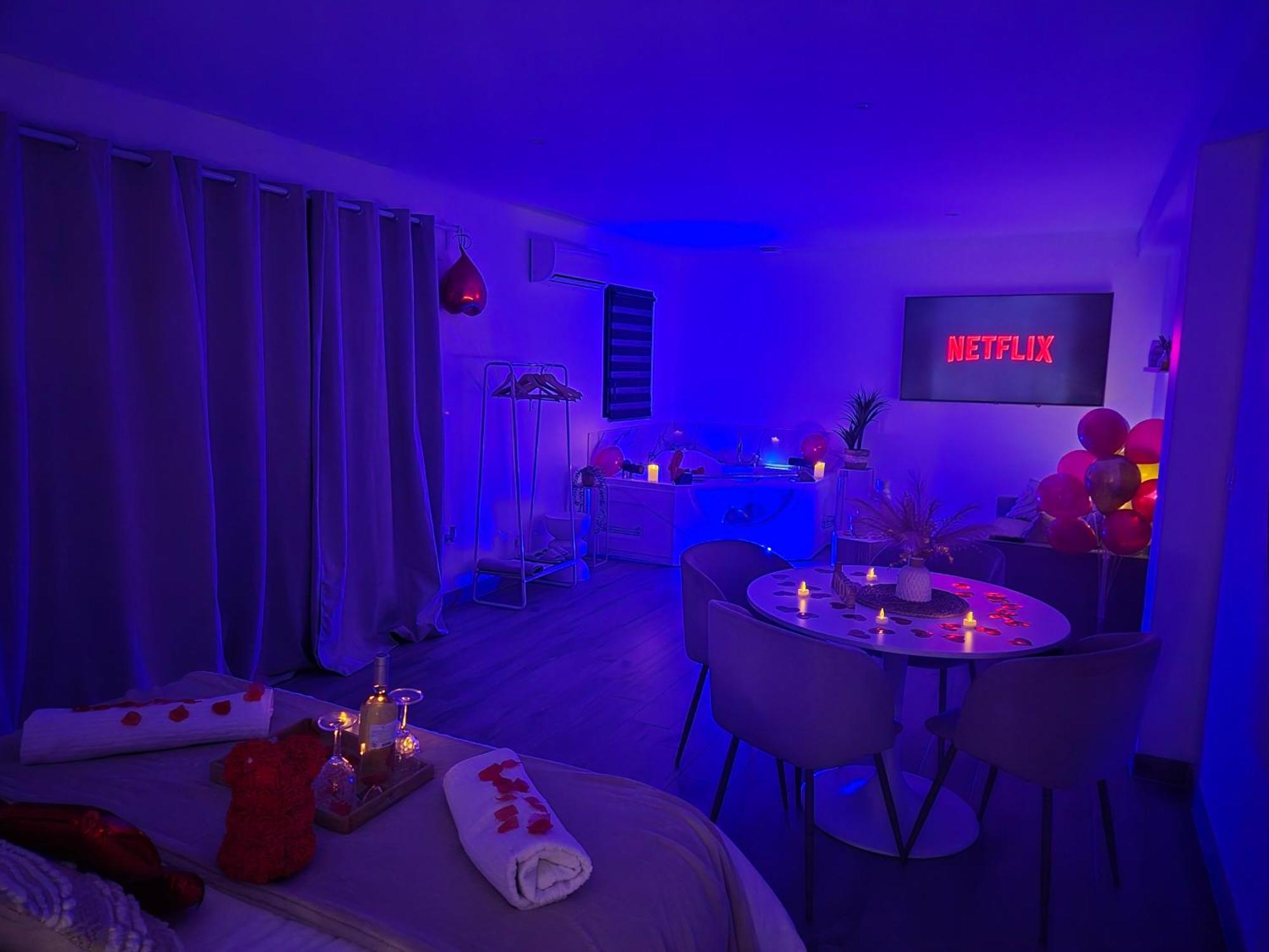 Love Room - Cocon Room - Toulon - Ольуль Экстерьер фото